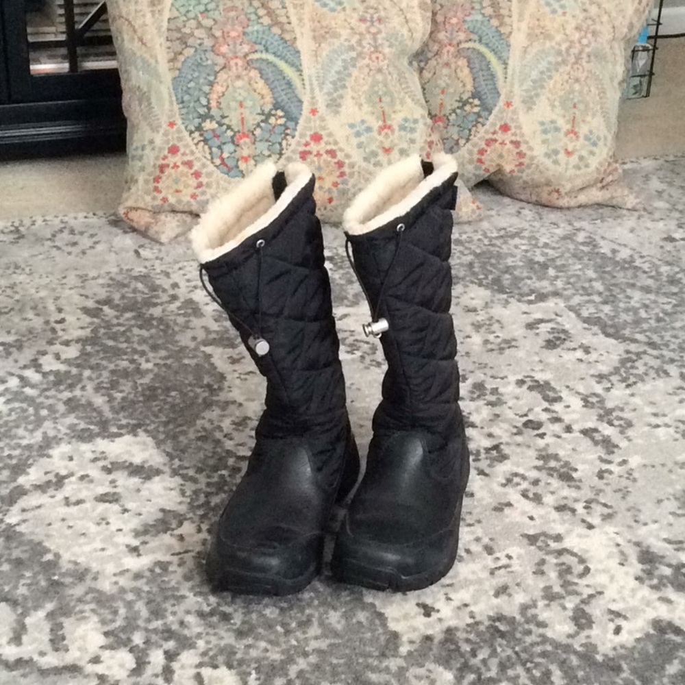 Ugg snow boots size 8.5